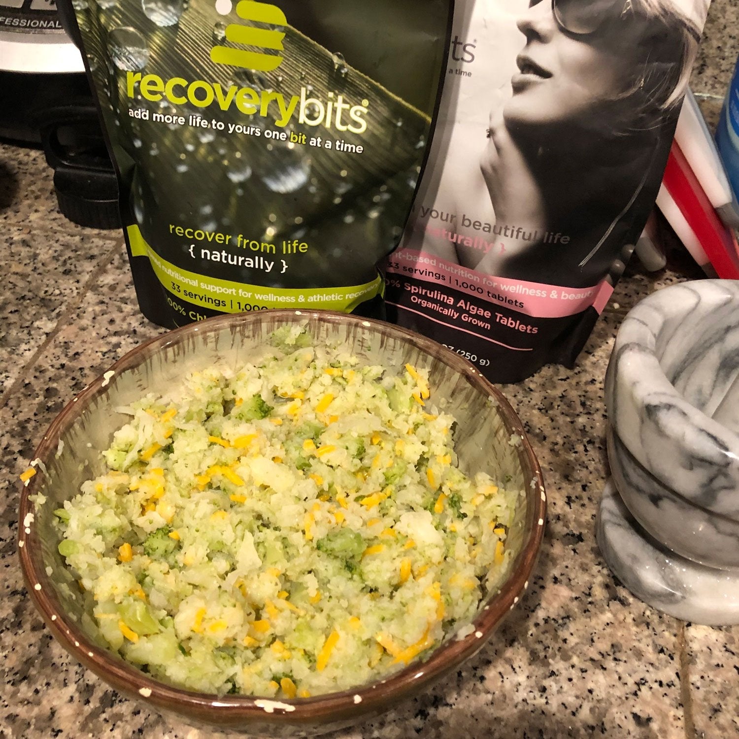 Keto Cheesy Broccoli & Cauliflower Rice with Spirulina - ENERGYbits