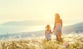 Spirulina and Chlorella are Great for Mothers and Children! - ENERGYbits
